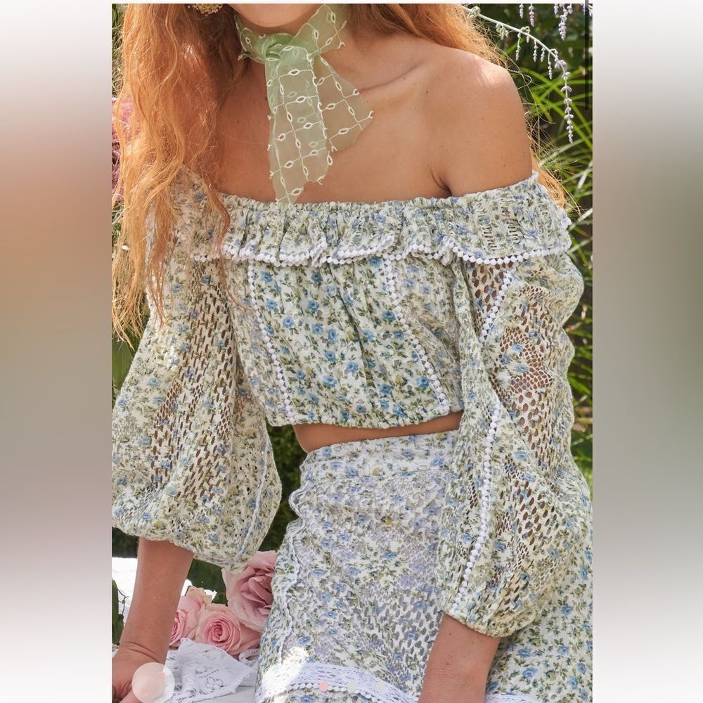 Off-Shoulder Floral Crochet Puff Sleeve Top - Green